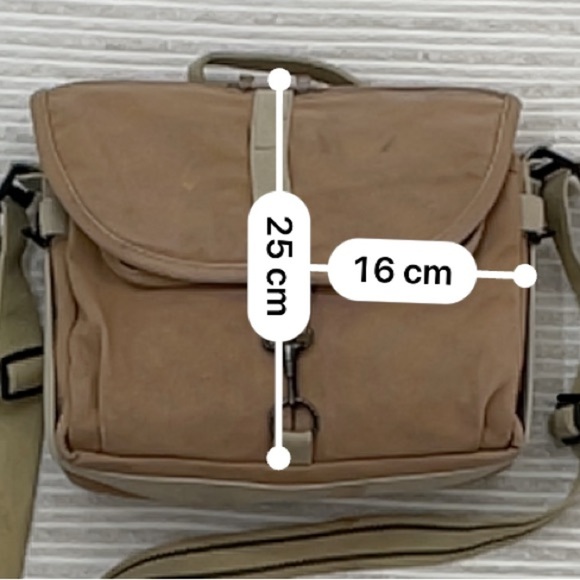 Domke F-803 Wax Canvas Camera Satchel Bag - Picture 4 of 10